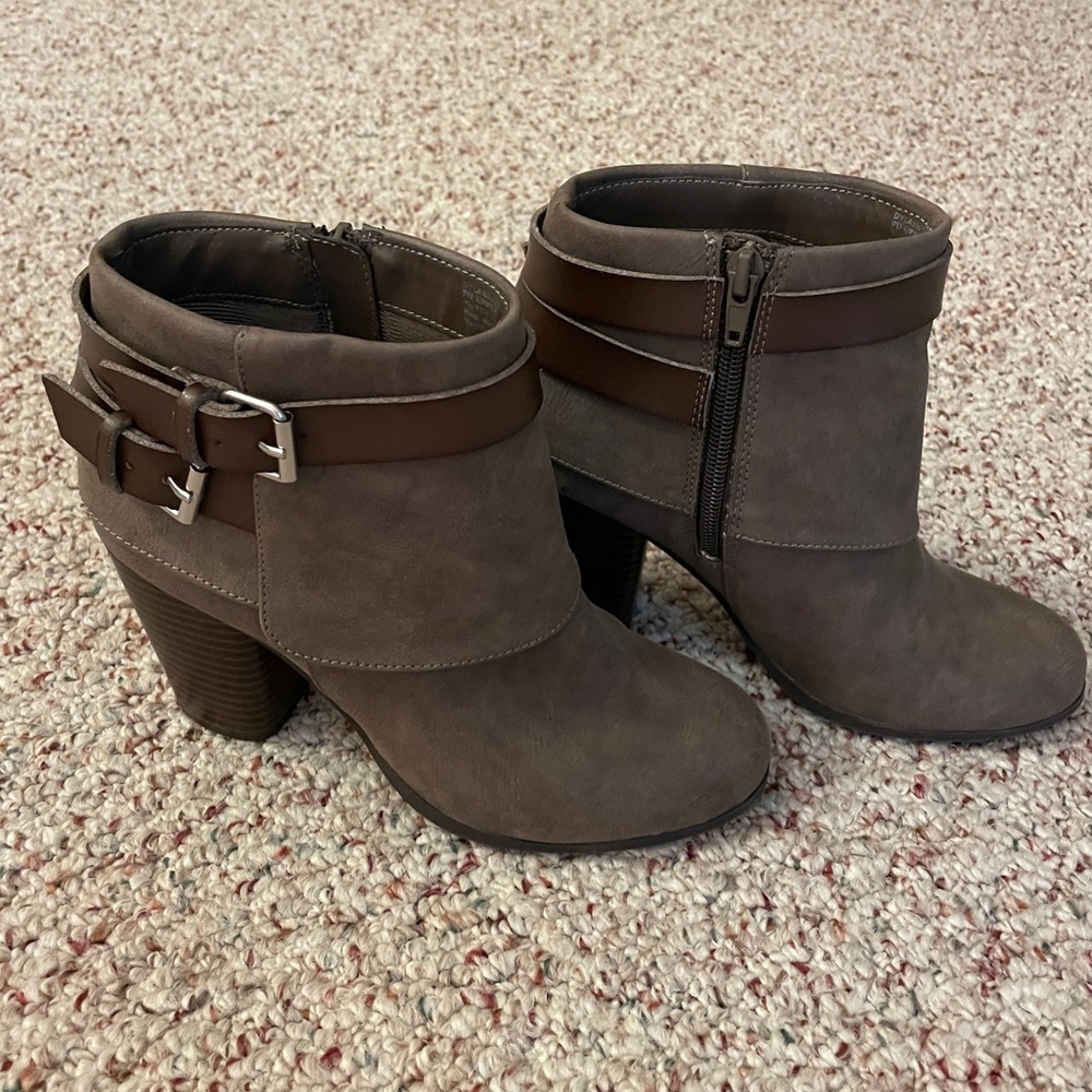 Madden Girl Booties, sz 7